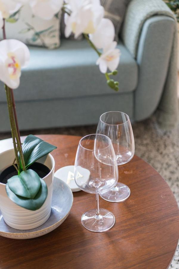 Bright And Modern 2 Bed Apartment EDI Buitenkant foto